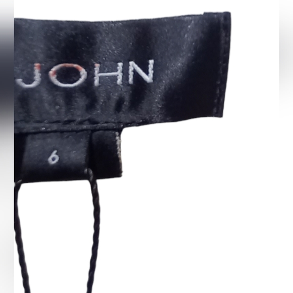 ST John Ivory-White Blazer NWOT p to p 20" - Picture 7 of 10